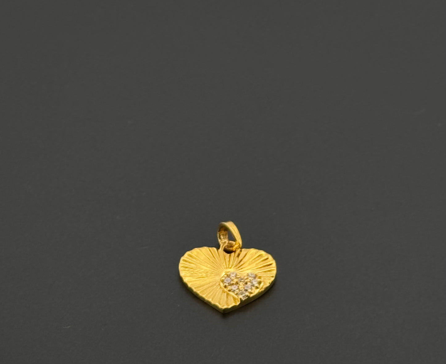22K Solid Gold Fancy Pendants P822