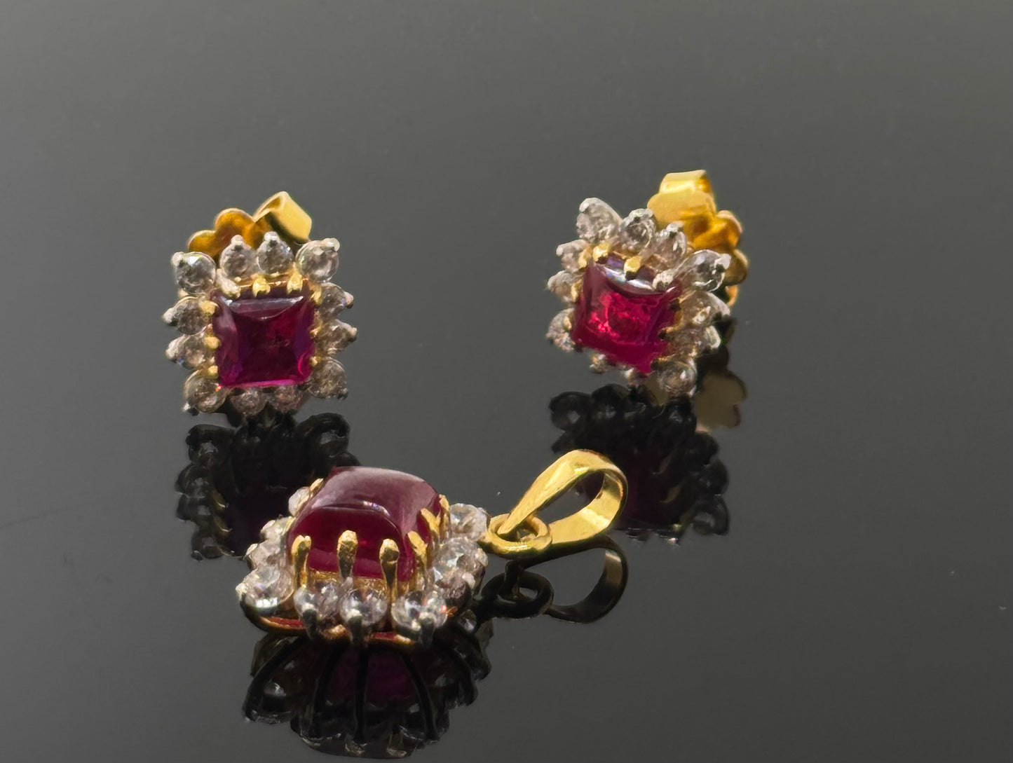 22K Solid Gold Fancy Pendant Sets PS89