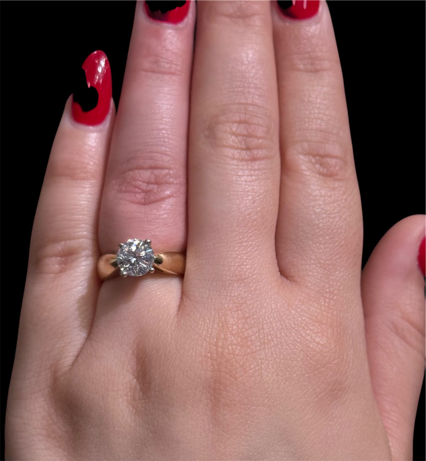 Natural Round Cut Diamond Ring DR427