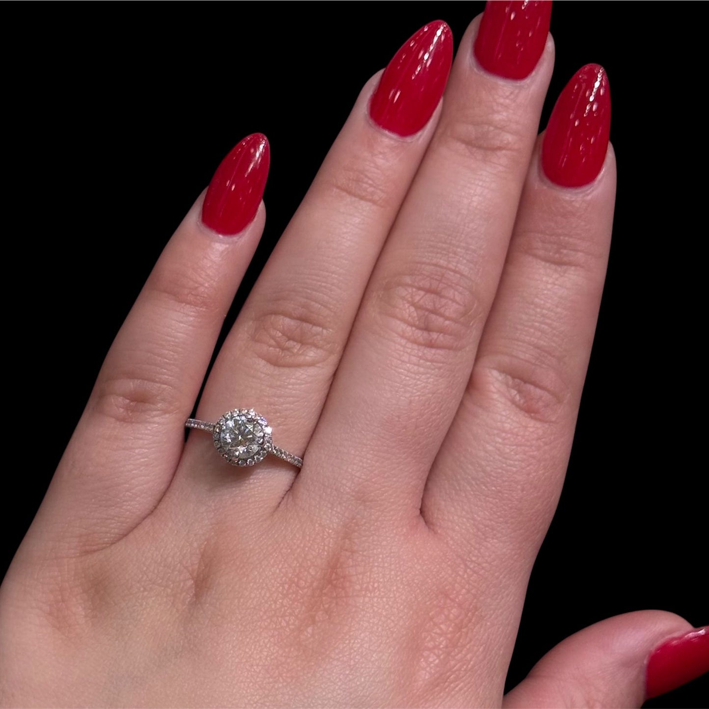 Natural Round Cut Diamond Ring DR415
