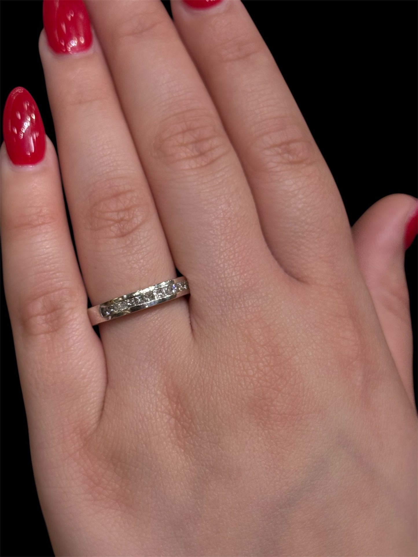 Natural Diamond Band DR60