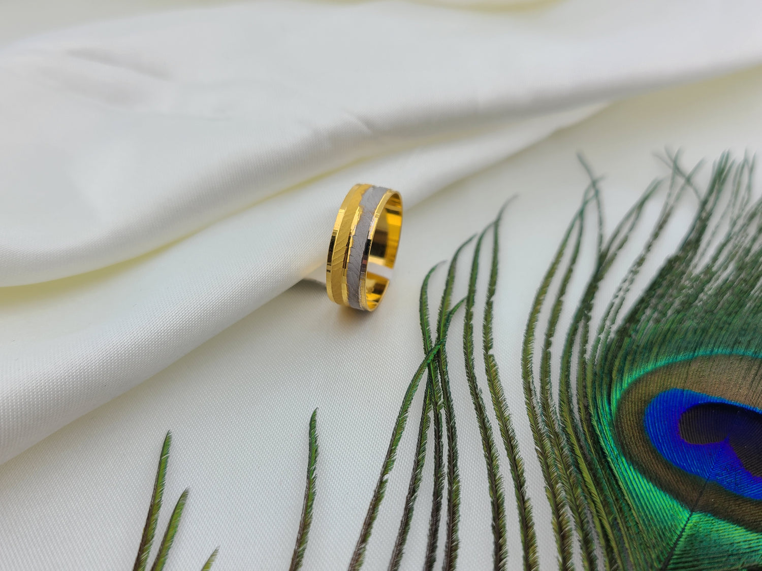 18k Two Tone Bands