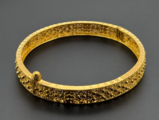 22K Solid Gold Fancy Bangles BG281