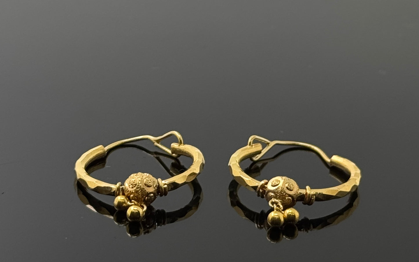 18k Solid Gold Simple Ladies Hoops E162