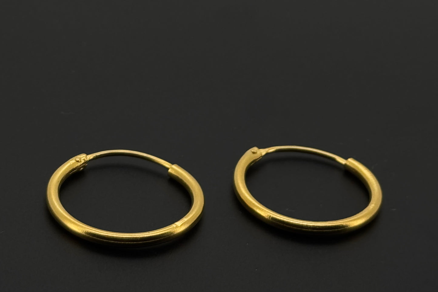 22k Solid Gold Simple Ladies Hoops E393