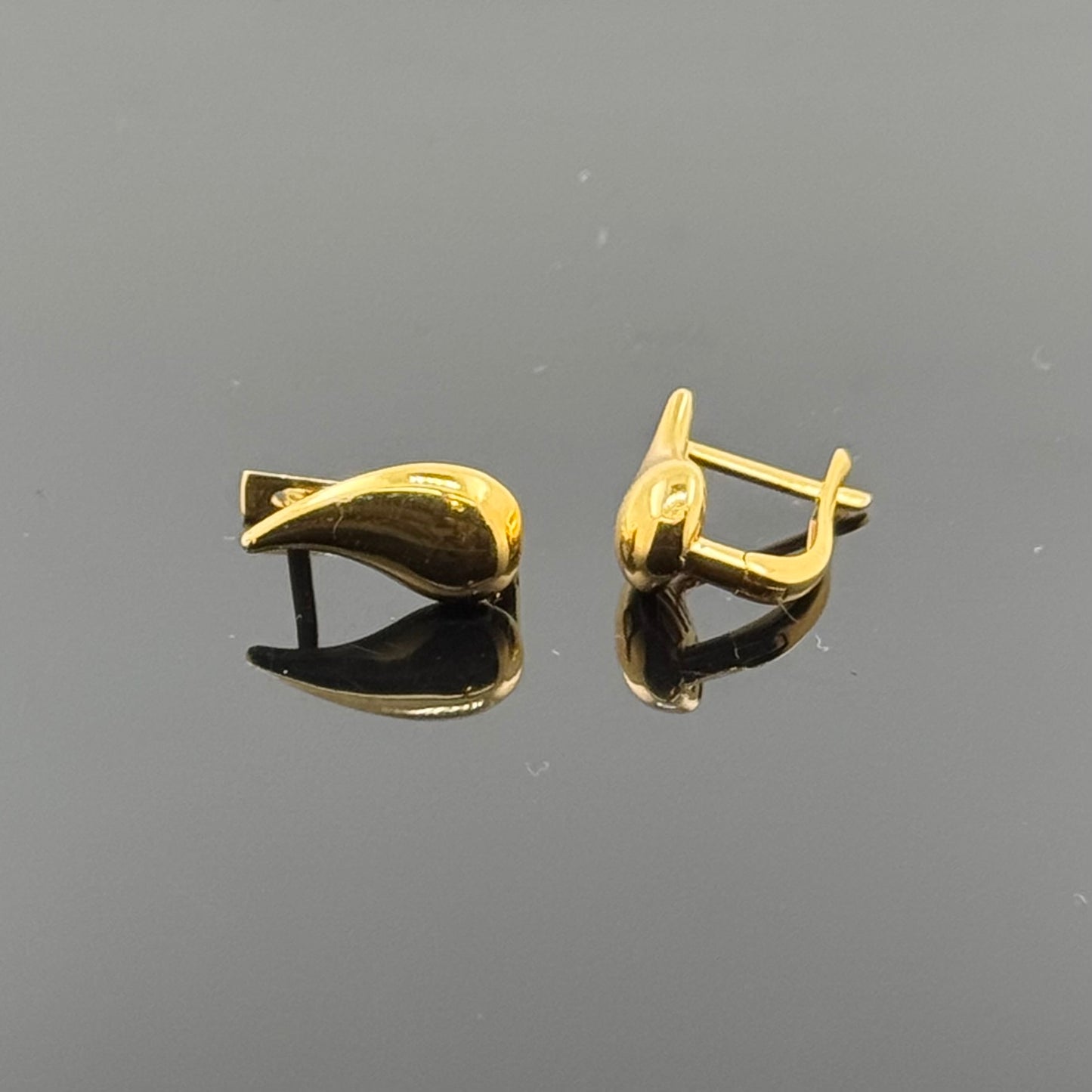 22k Solid Gold Simple Ladies Hoops E48