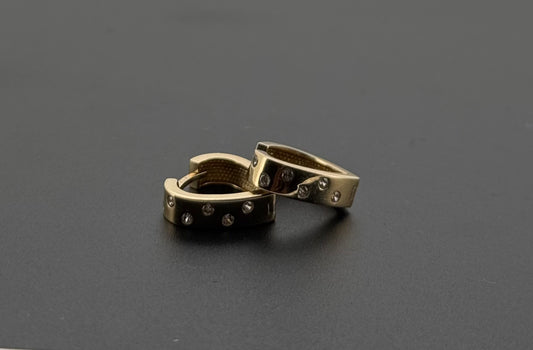 10k Solid Gold Simple Ladies Hoops E604