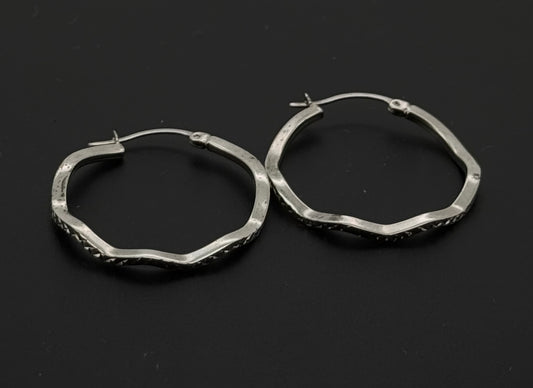 10K Solid Gold Simple Ladies Hoops E683