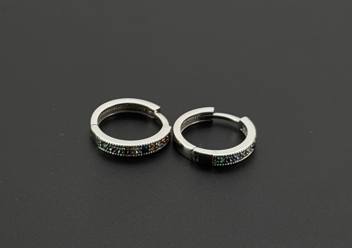 10K Solid Gold Simple Ladies Hoops E691