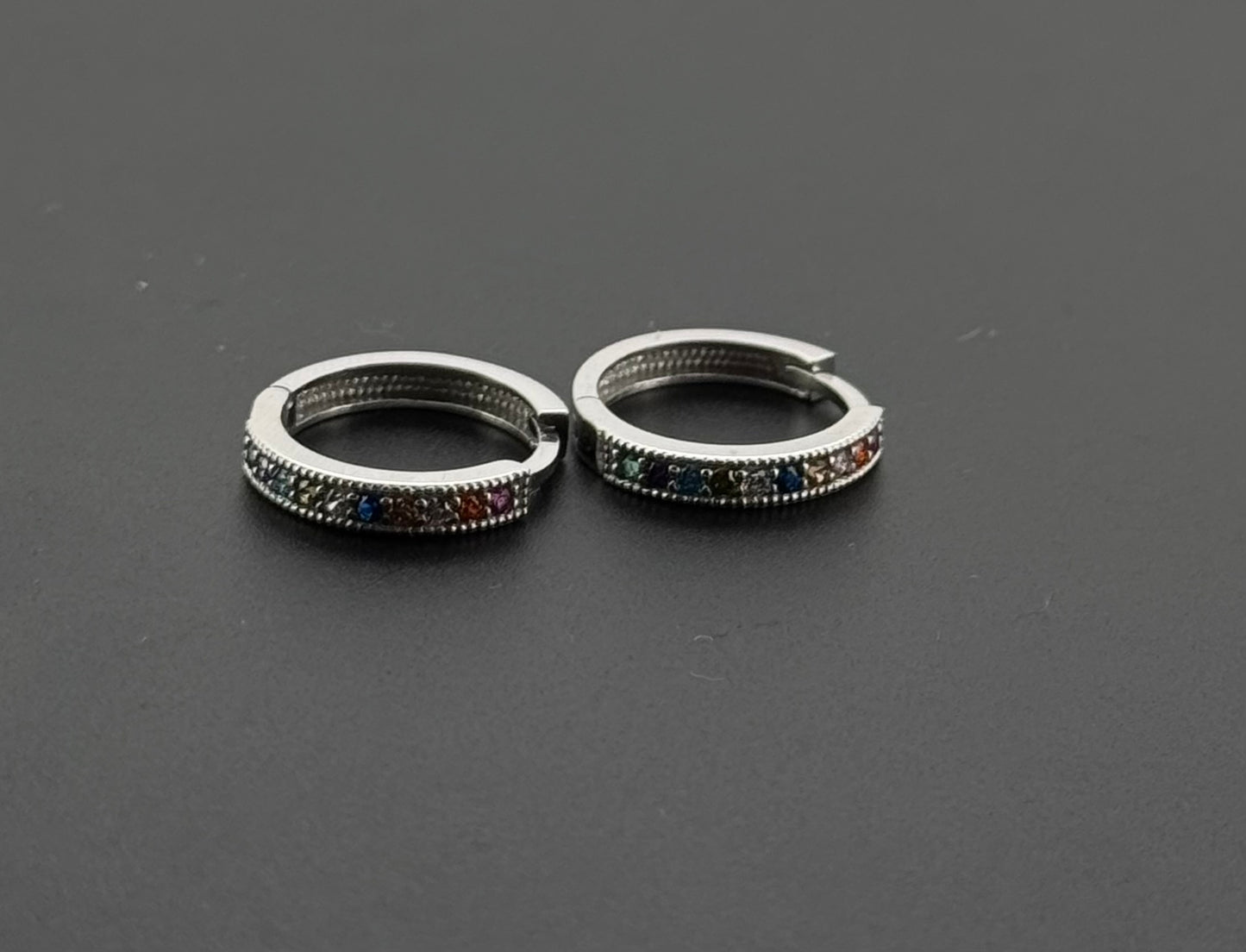 10K Solid Gold Simple Ladies Hoops E696