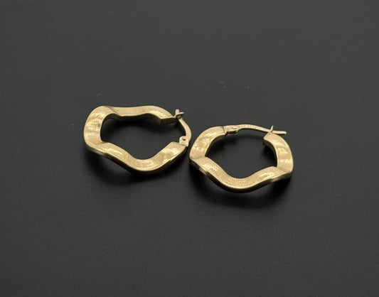10K Solid Gold Simple Ladies Hoops E700