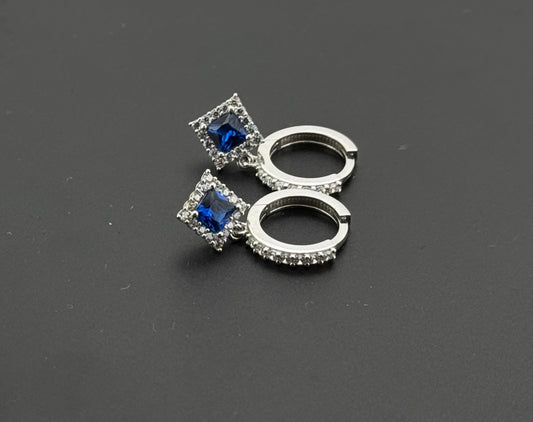 10K Solid Gold Simple Ladies Hoops E701