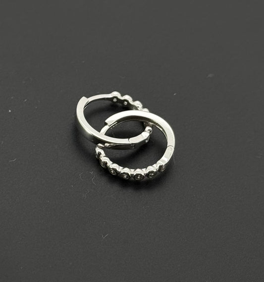 10K Solid Gold Simple Ladies Hoops E702