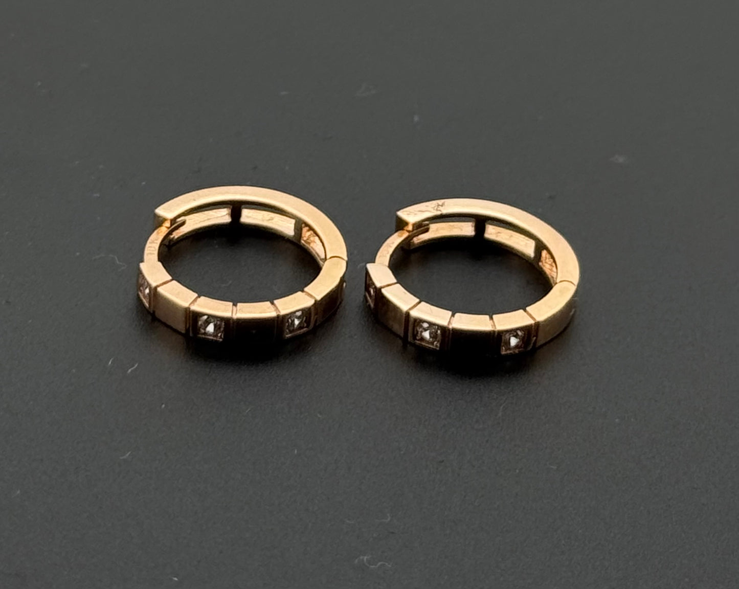 10K Solid Gold Simple Ladies Hoops E718