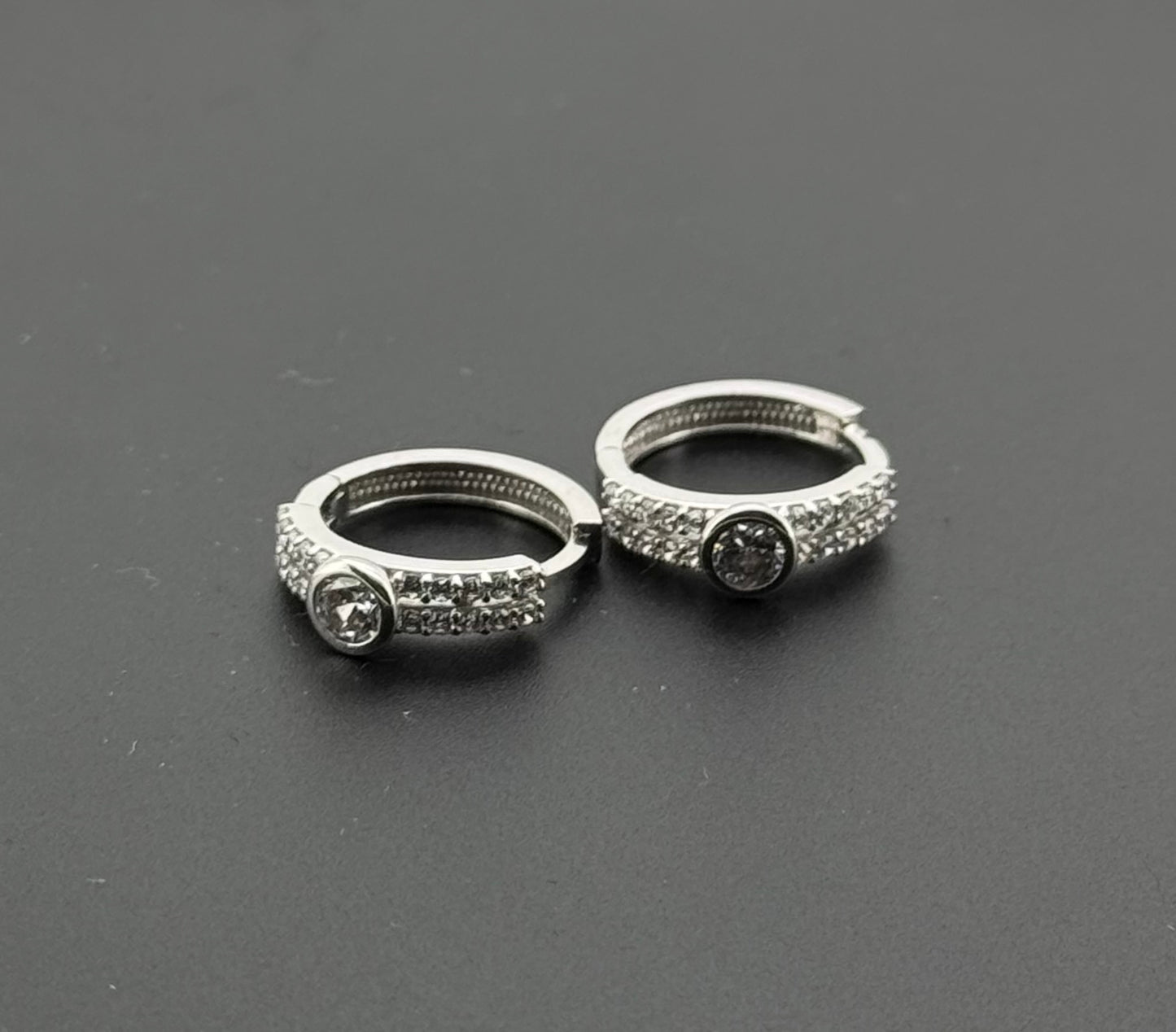 10K Solid Gold Simple Ladies Hoops E720