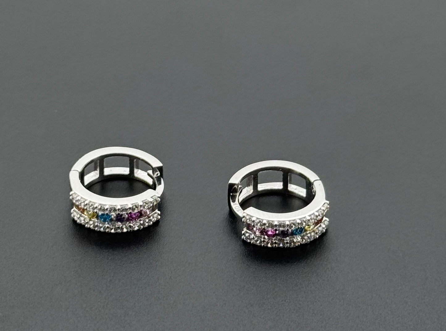 10K Solid Gold Simple Ladies Hoops E727