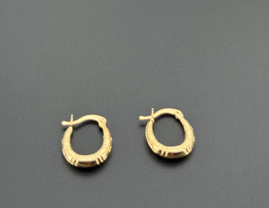 14K Solid Gold Simple Ladies Hoops E774