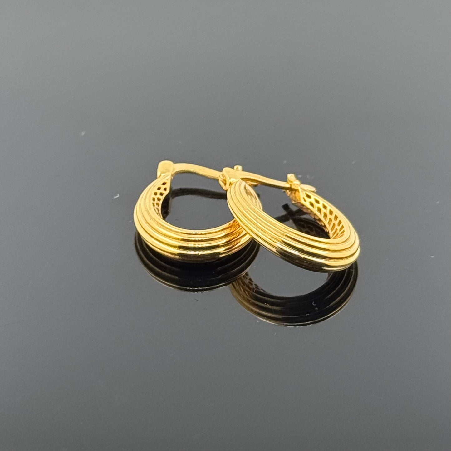 22k Solid Gold Simple Ladies Hoops E82