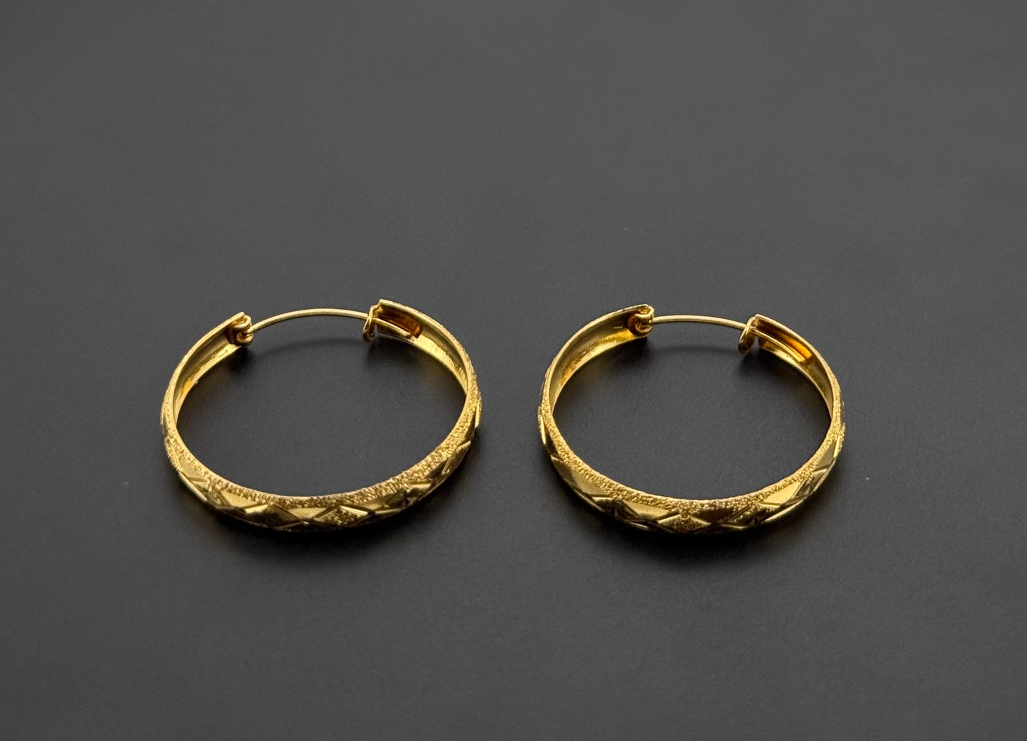 22K Solid Gold Simple Ladies Hoops E831
