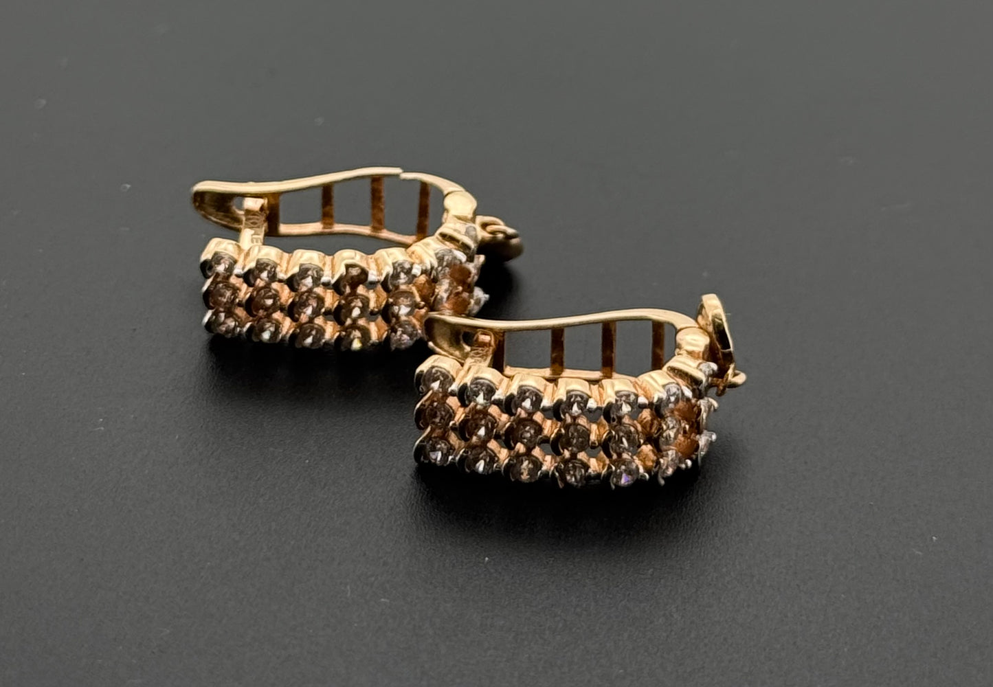 18k Solid Gold Simple Ladies Hoops E956