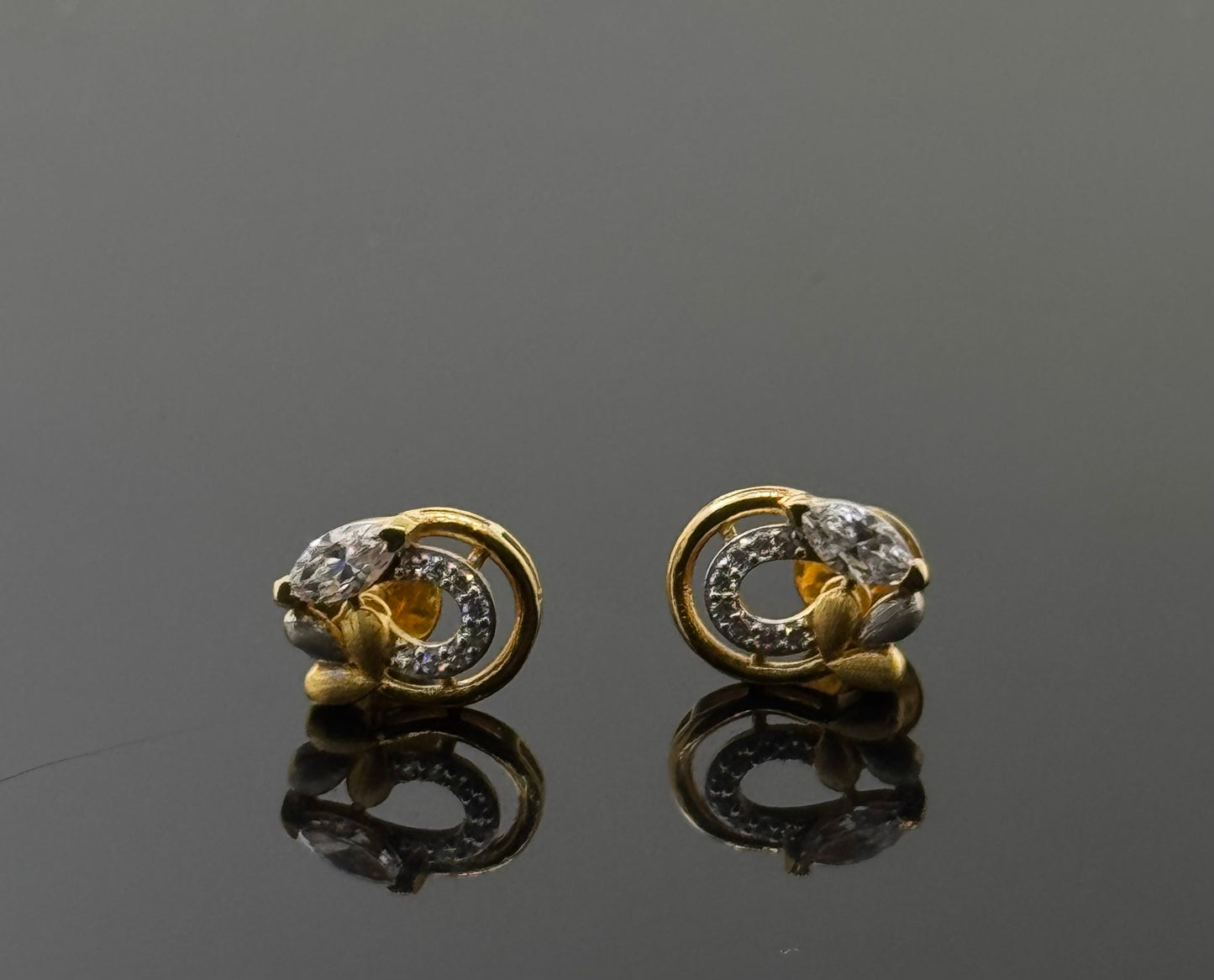 22K Solid Gold Fancy Studs ES152