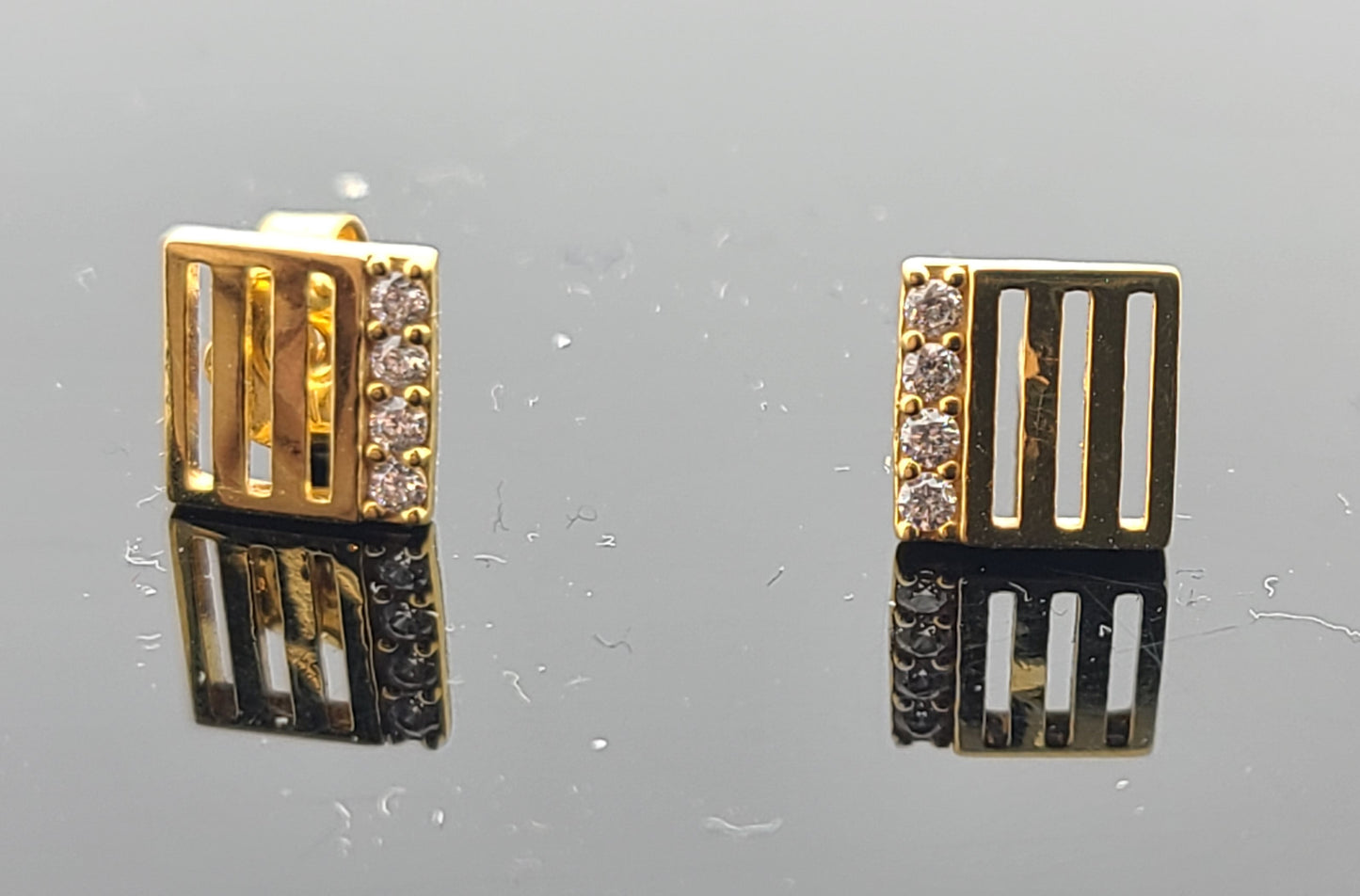 22K Solid Gold Children Studs ES1647