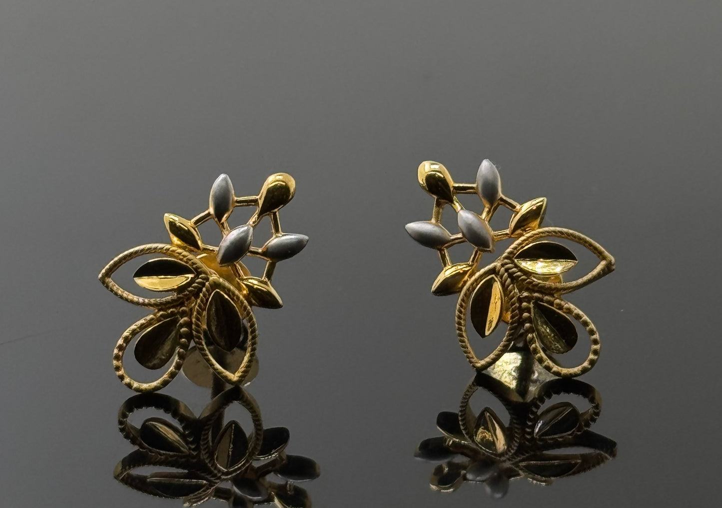 22K Solid Gold Fancy Studs ES212