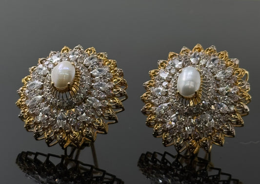 22K Solid Gold Fancy Studs ES217