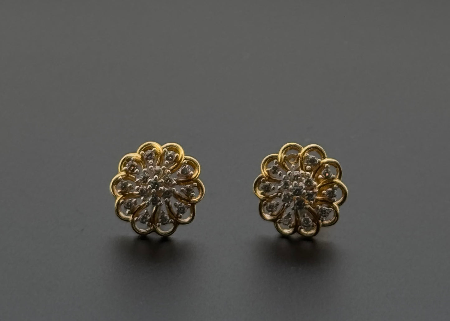 22K Solid Gold Fancy Studs ES384