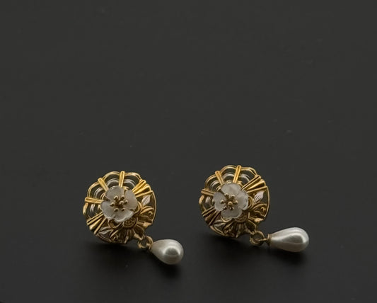 22K Solid Gold Fancy Studs ES446