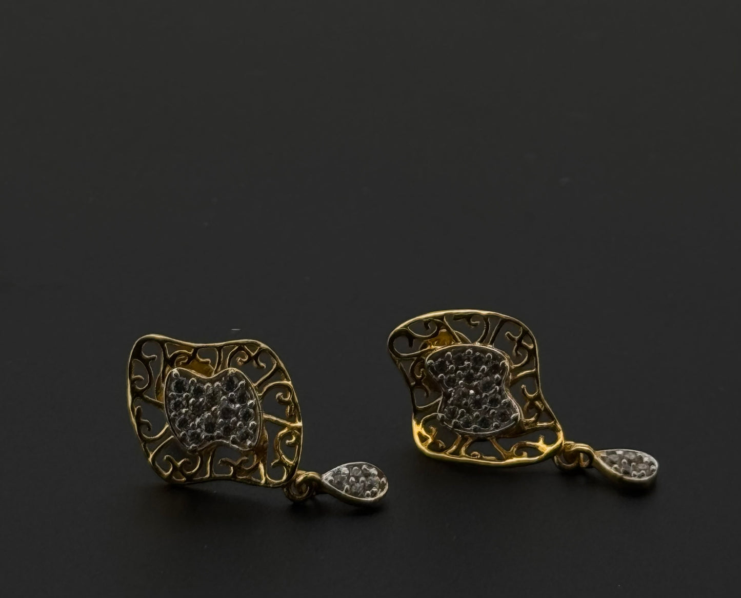 22K Solid Gold Fancy Studs ES449