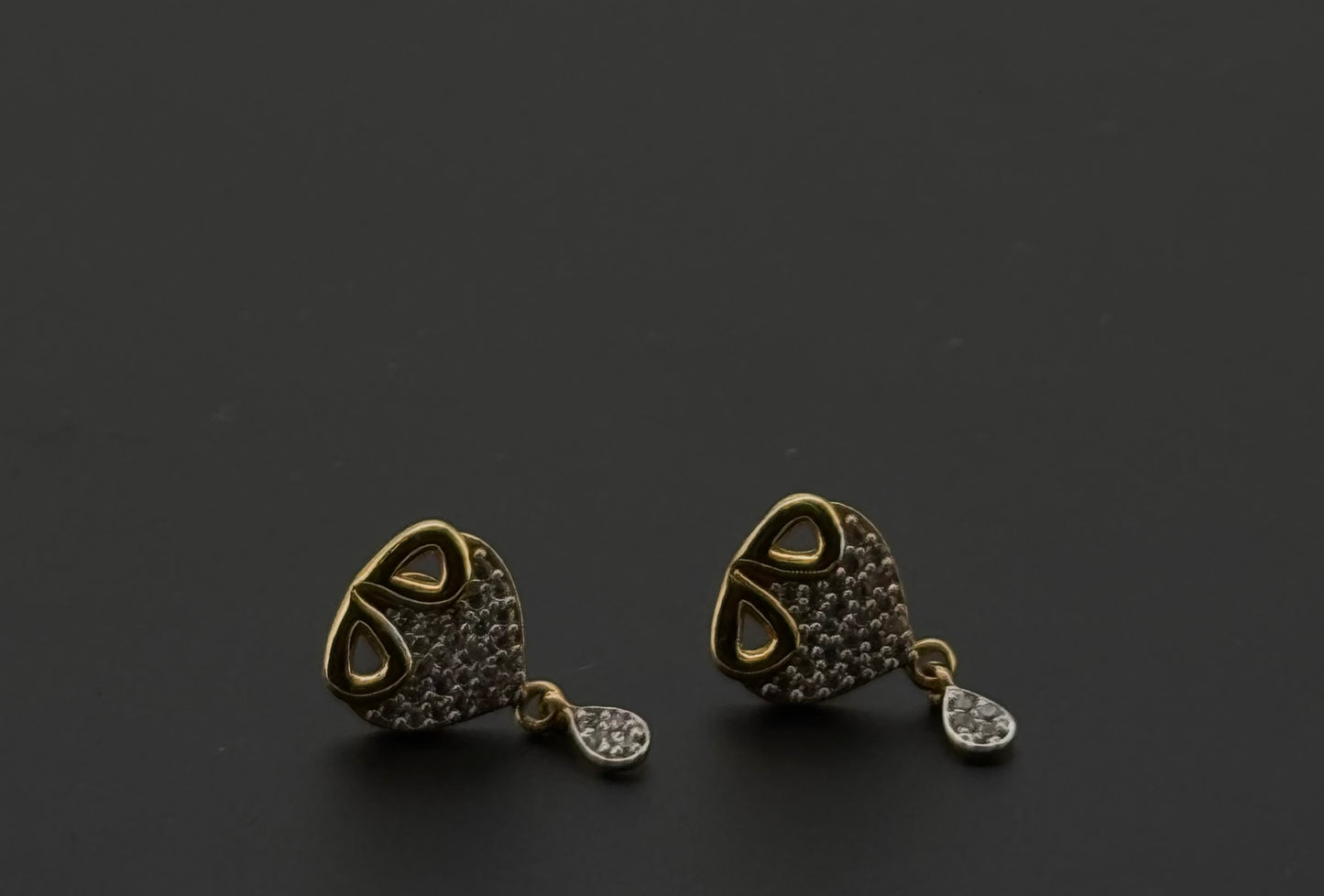 22K Solid Gold Fancy Studs ES473