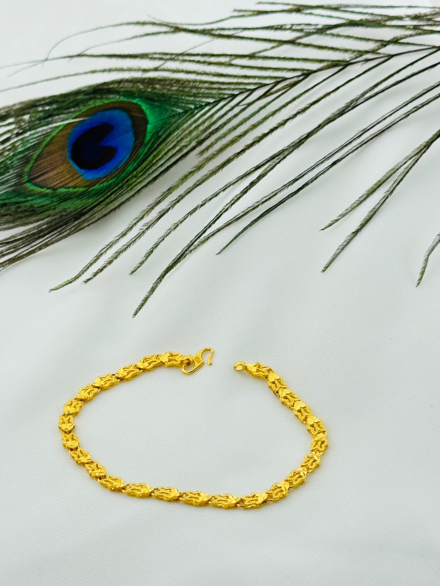 22k Solid Gold Ladies Simple Bracelet GB464