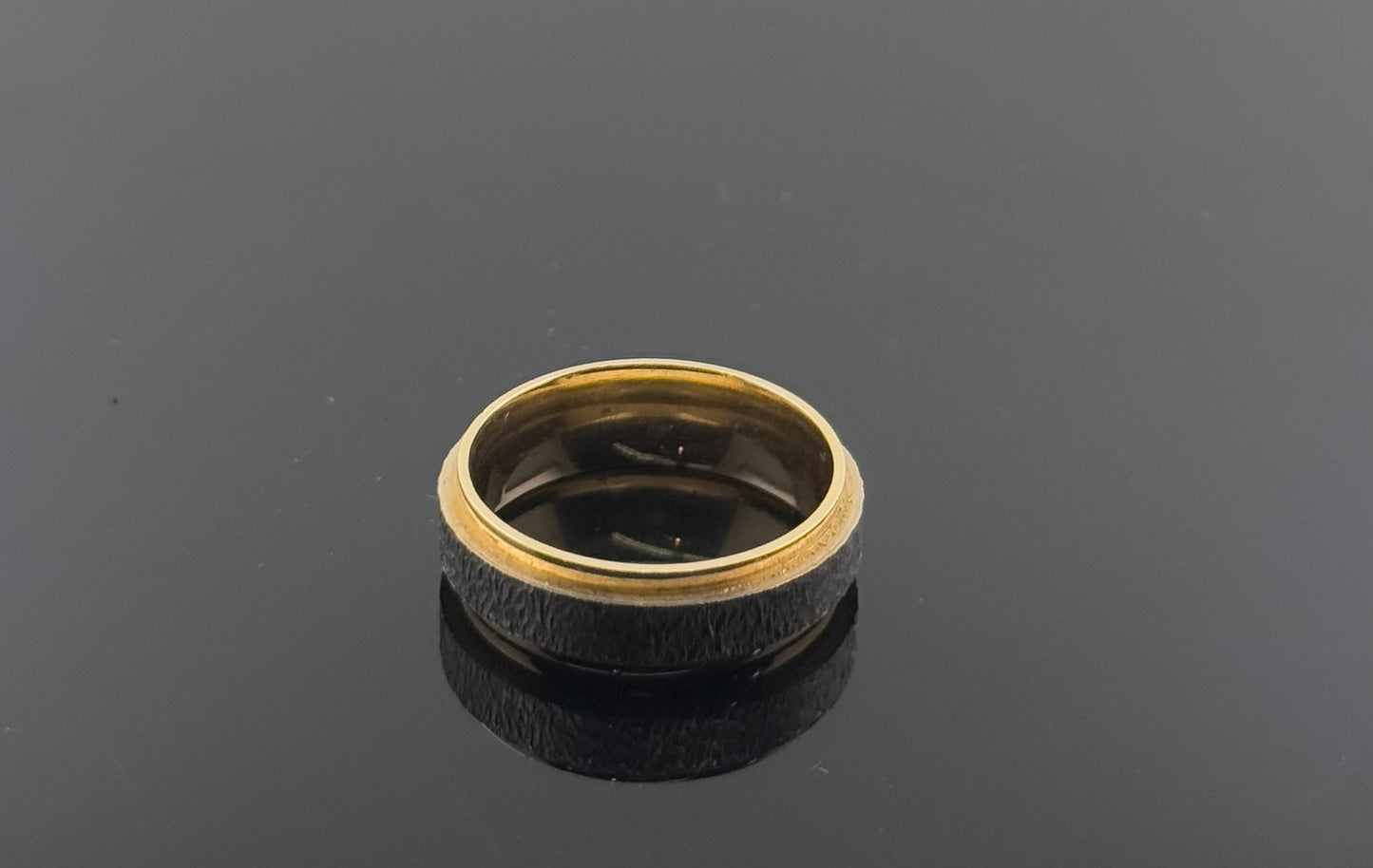 18k Solid Gold Ladies Simple Ring GR1042