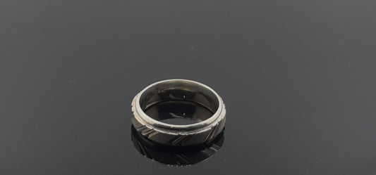 18k Solid Gold Ladies Simple Ring GR1047