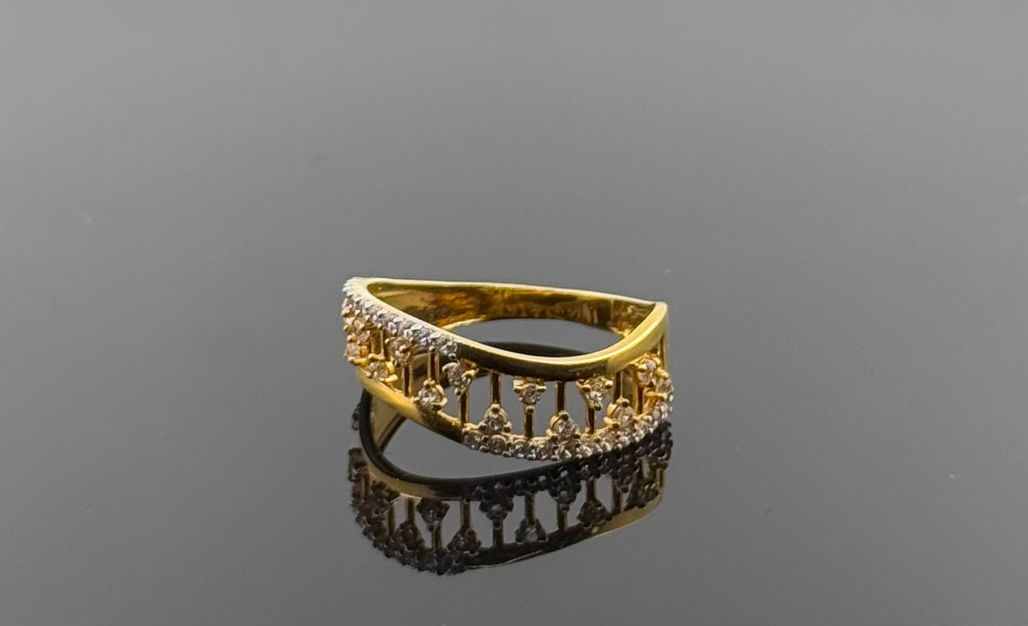 22k Solid Gold Ladies Simple Ring GR1557