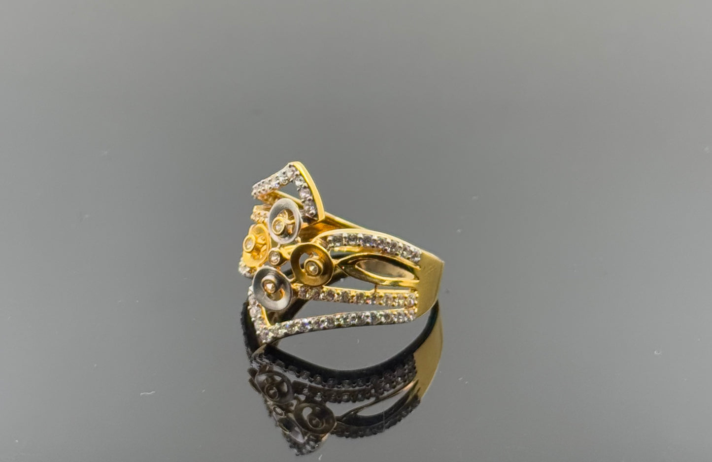 22k Solid Gold Ladies Simple Ring GR1559