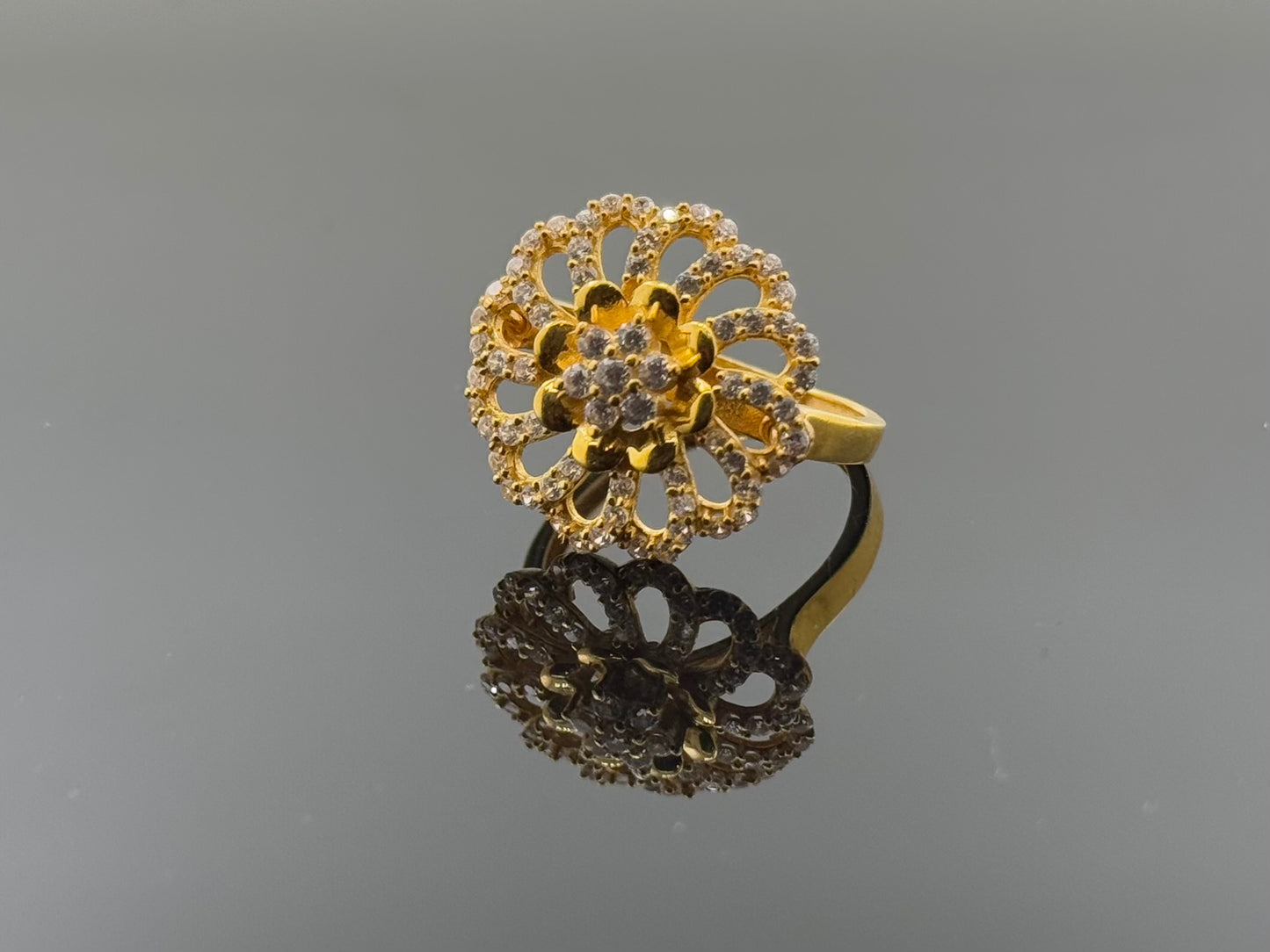 22k Solid Gold Ladies Simple Ring GR1572