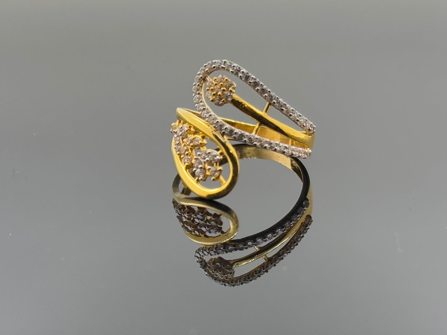 22k Solid Gold Ladies Simple Ring GR1573