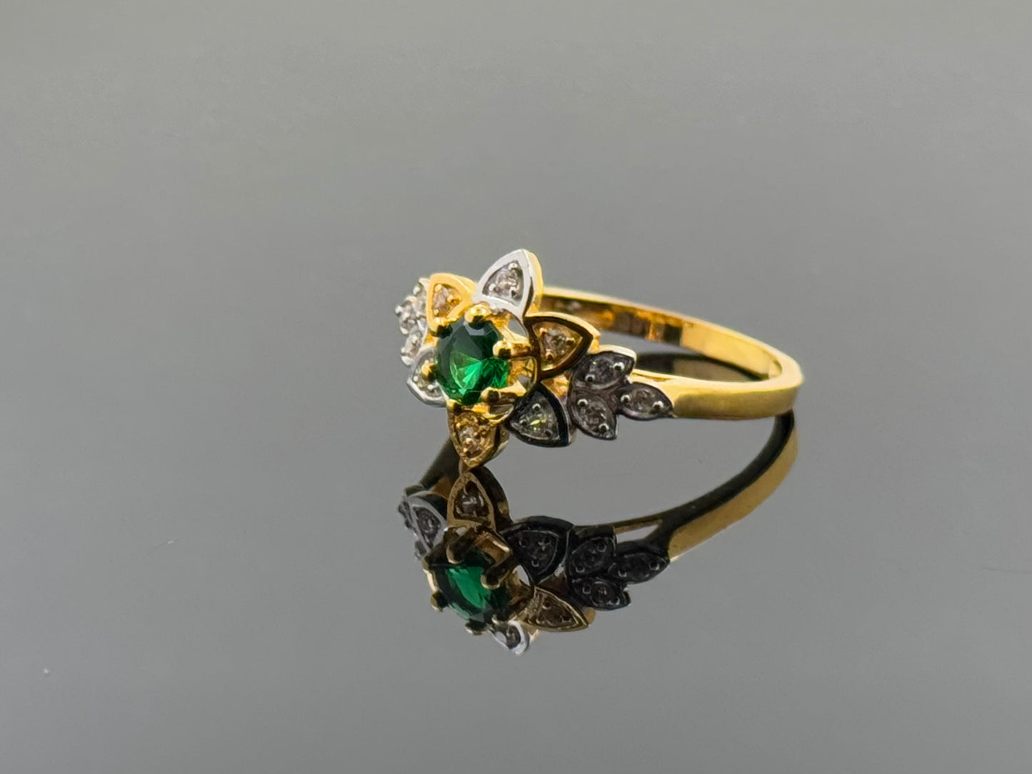 22k Solid Gold Ladies Simple Ring GR1610