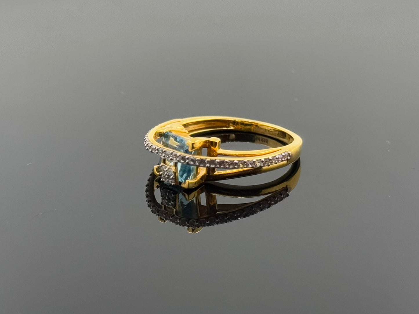 22k Solid Gold Ladies Simple Ring GR1614