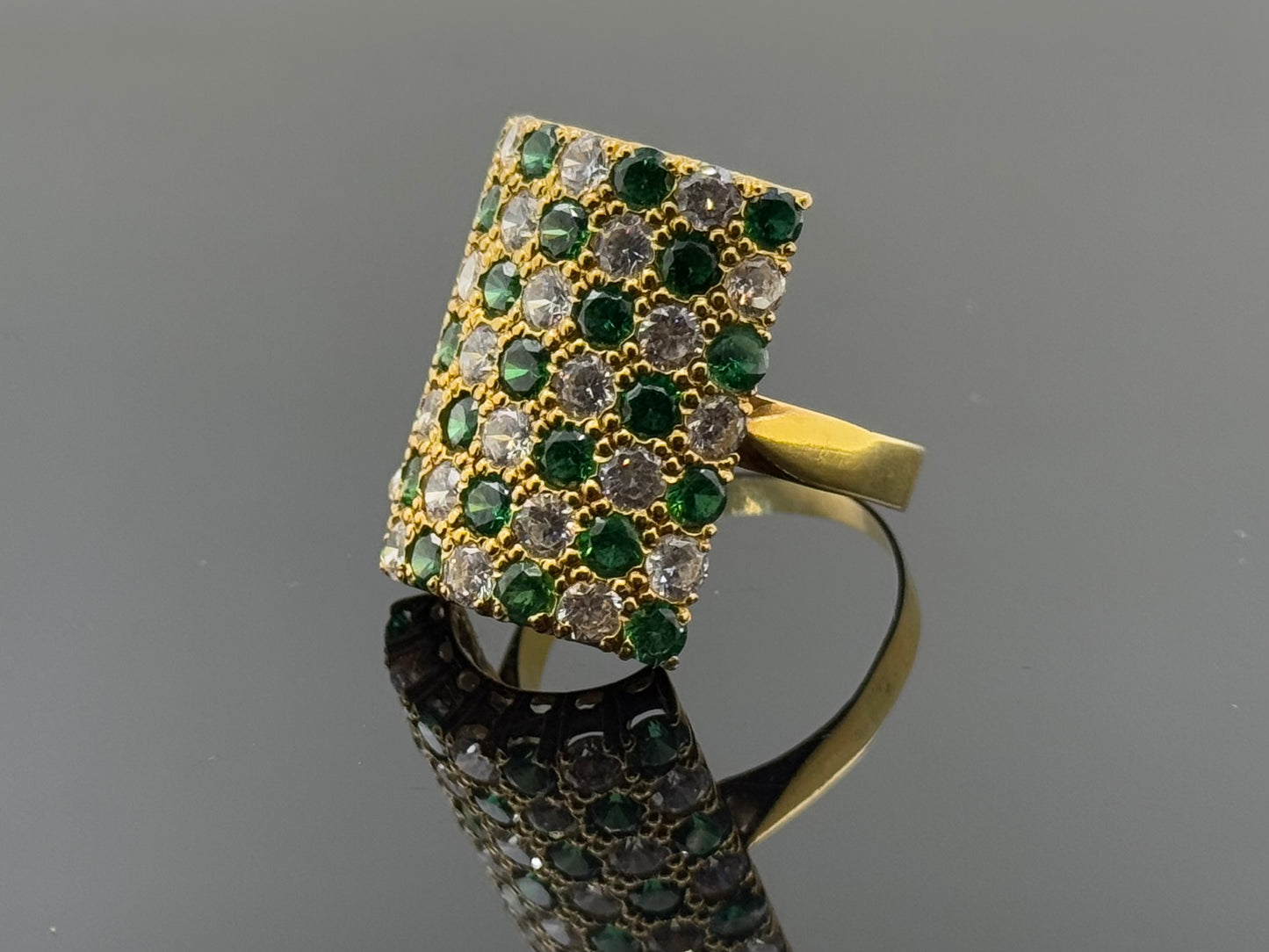 18k Solid Gold Ladies Simple Ring GR1620