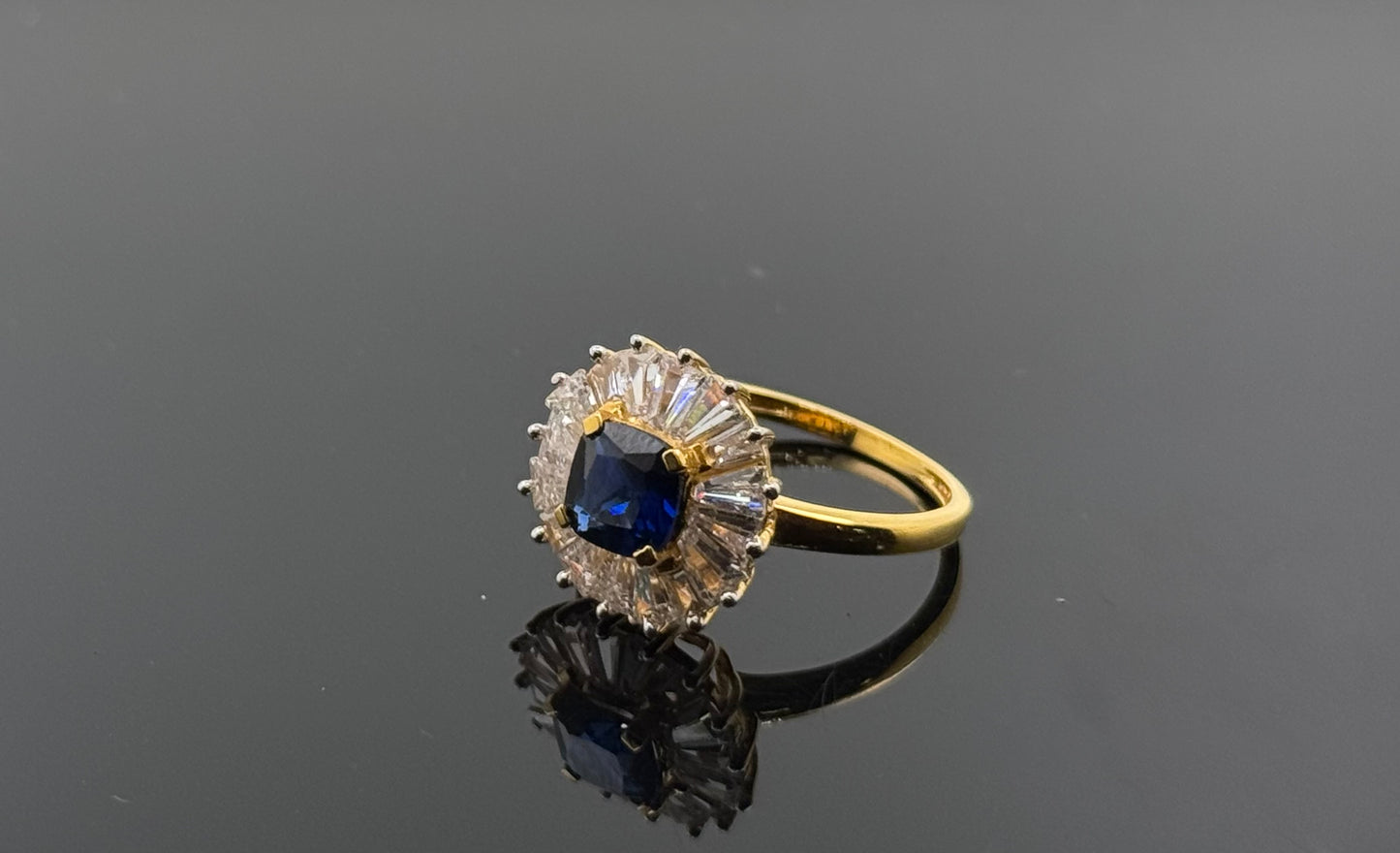 22k Solid Gold Ladies Simple Ring GR490