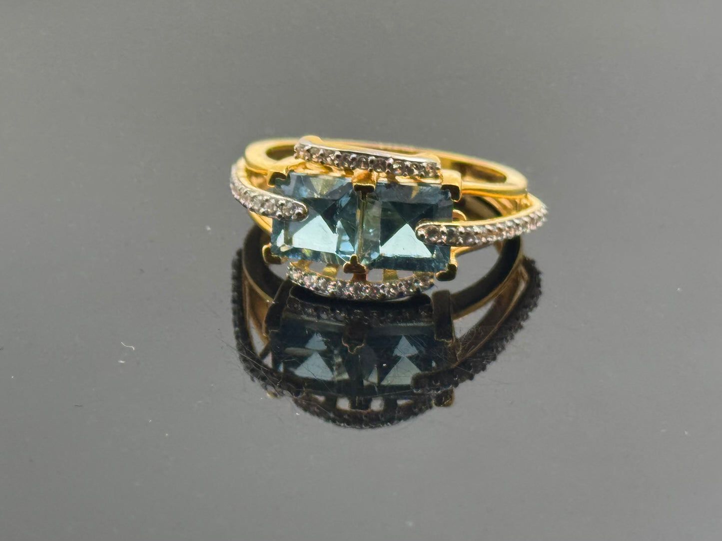 22k Solid Gold Ladies Simple Ring GR405