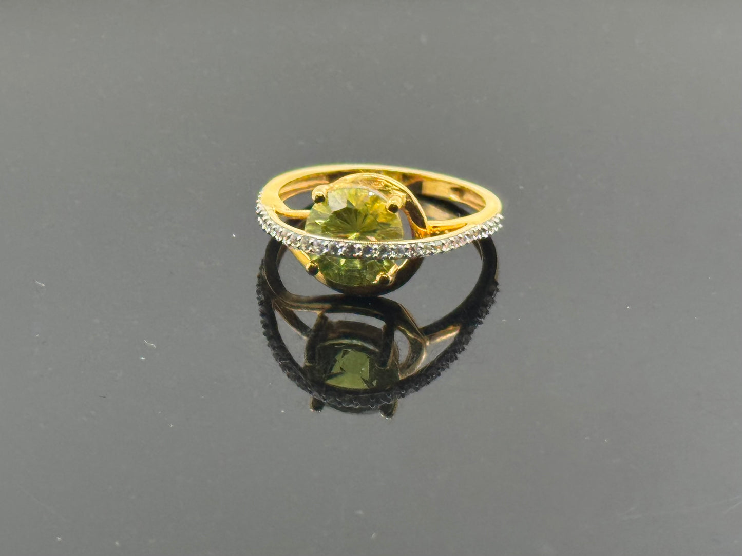 22k Solid Gold Ladies Simple Ring GR579