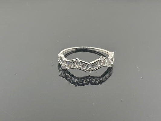 18k Solid Gold Ladies Simple Ring GR676