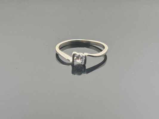 14k Solid Gold Ladies Simple Ring GR683