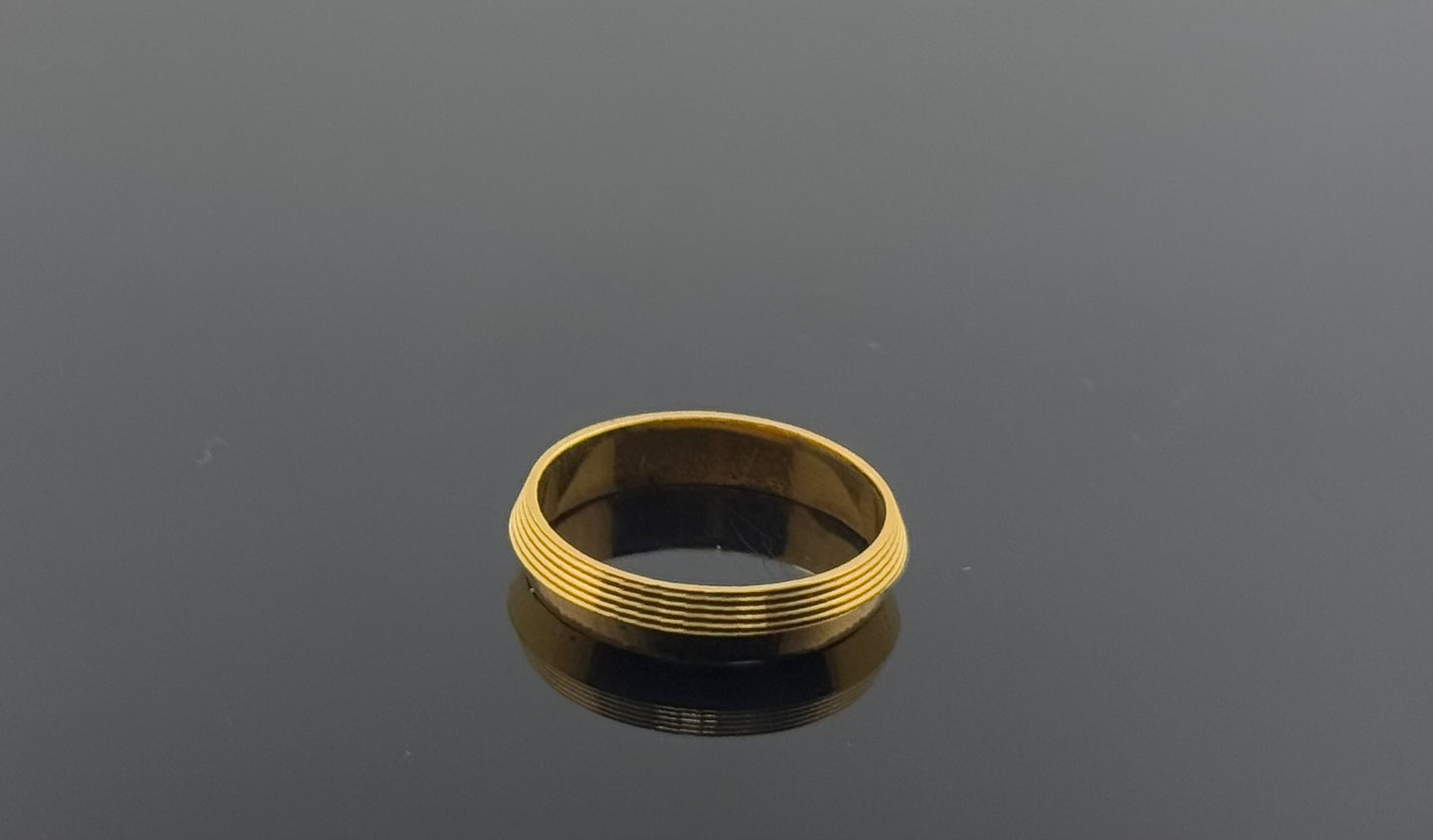 22k Solid Gold Ladies Simple Ring GR928