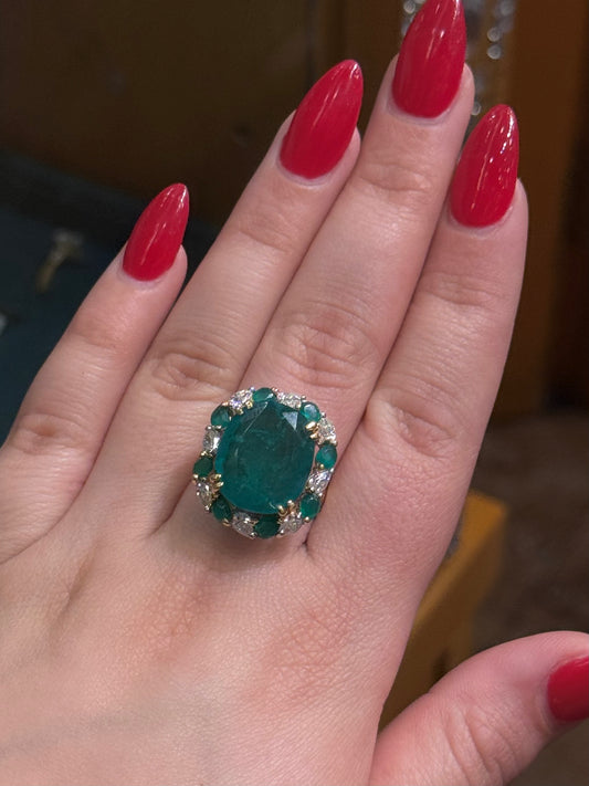 Natural Diamond Ring with Emerald DR128