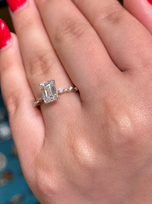 Elegant Cultured Diamond Ring LR18